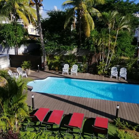 Les Cerisiers - Beach Apartment With Pool, Few Steps To The Beach Flic en Flac Экстерьер фото