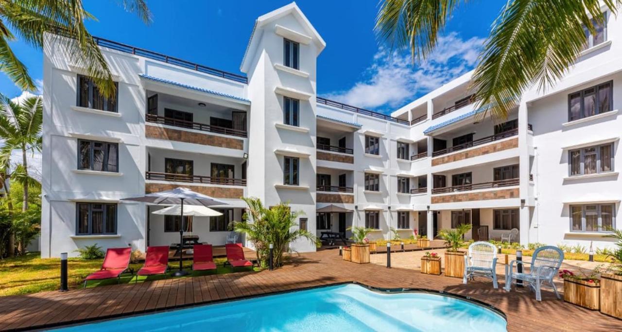 Les Cerisiers - Beach Apartment With Pool, Few Steps To The Beach Flic en Flac Экстерьер фото